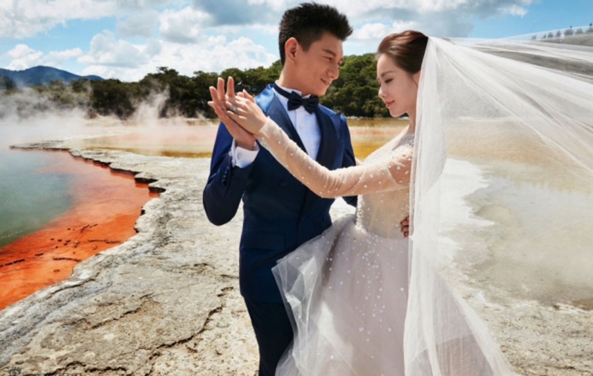 但現實生活中的兩人不僅正式交往,甚至結婚生子