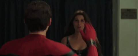 瑪麗莎托梅飾演成熟卻不顯老態的「梅嬸」，意外獲得超高人氣。