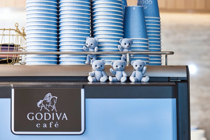 GODIVA為慶祝GODIVA Café 1號店開店一周年推出聯名商品