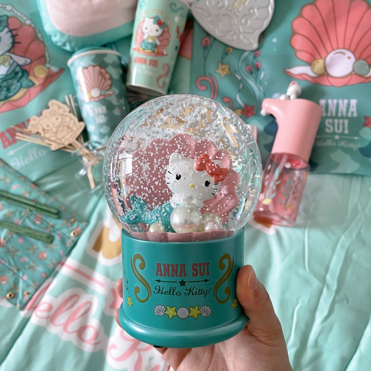 HELLO KITTY美人魚造型公仔水晶球