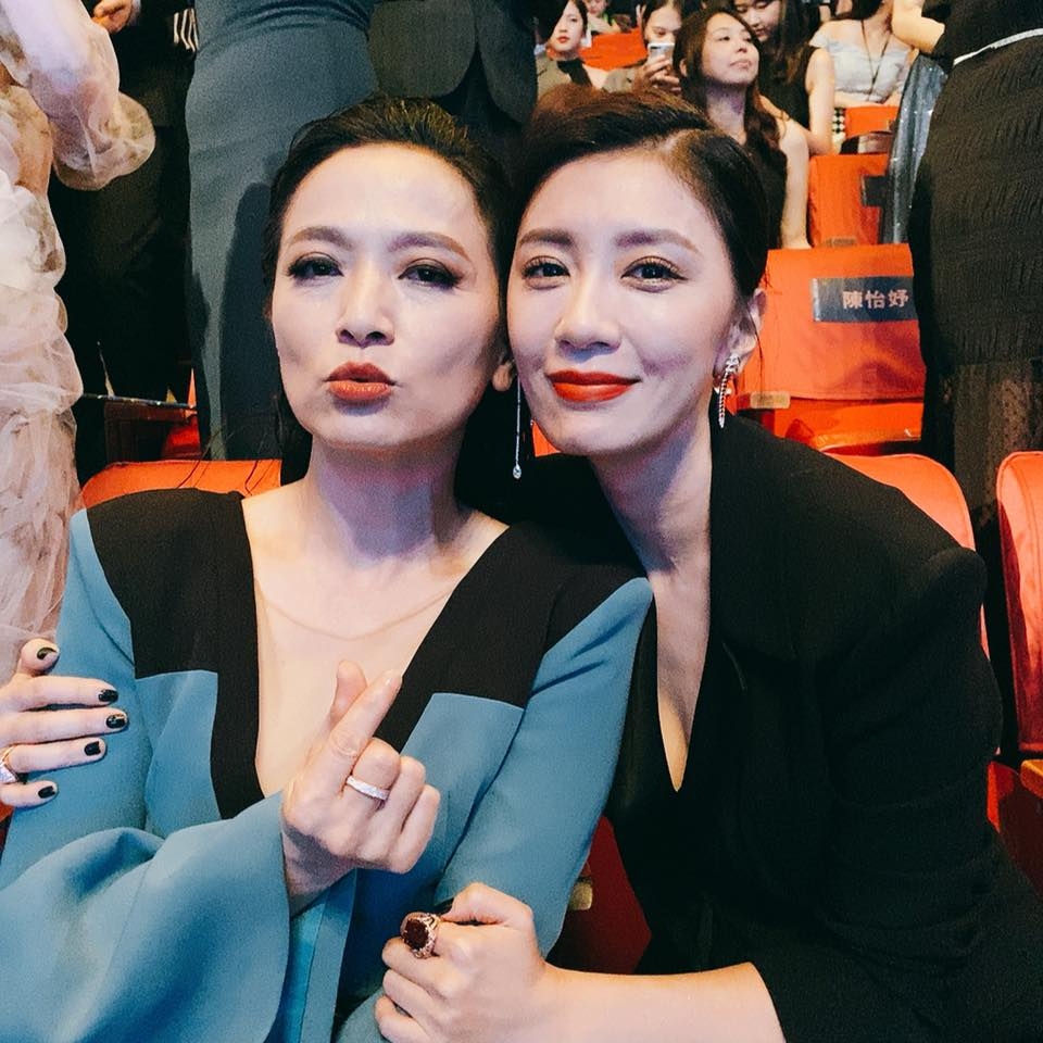 謝瓊煖為了詮釋「殺人犯的母親」，因此自願素顏、不保養皮膚上鏡頭，力求「心力交瘁」的真實感，深深感動賈靜雯。