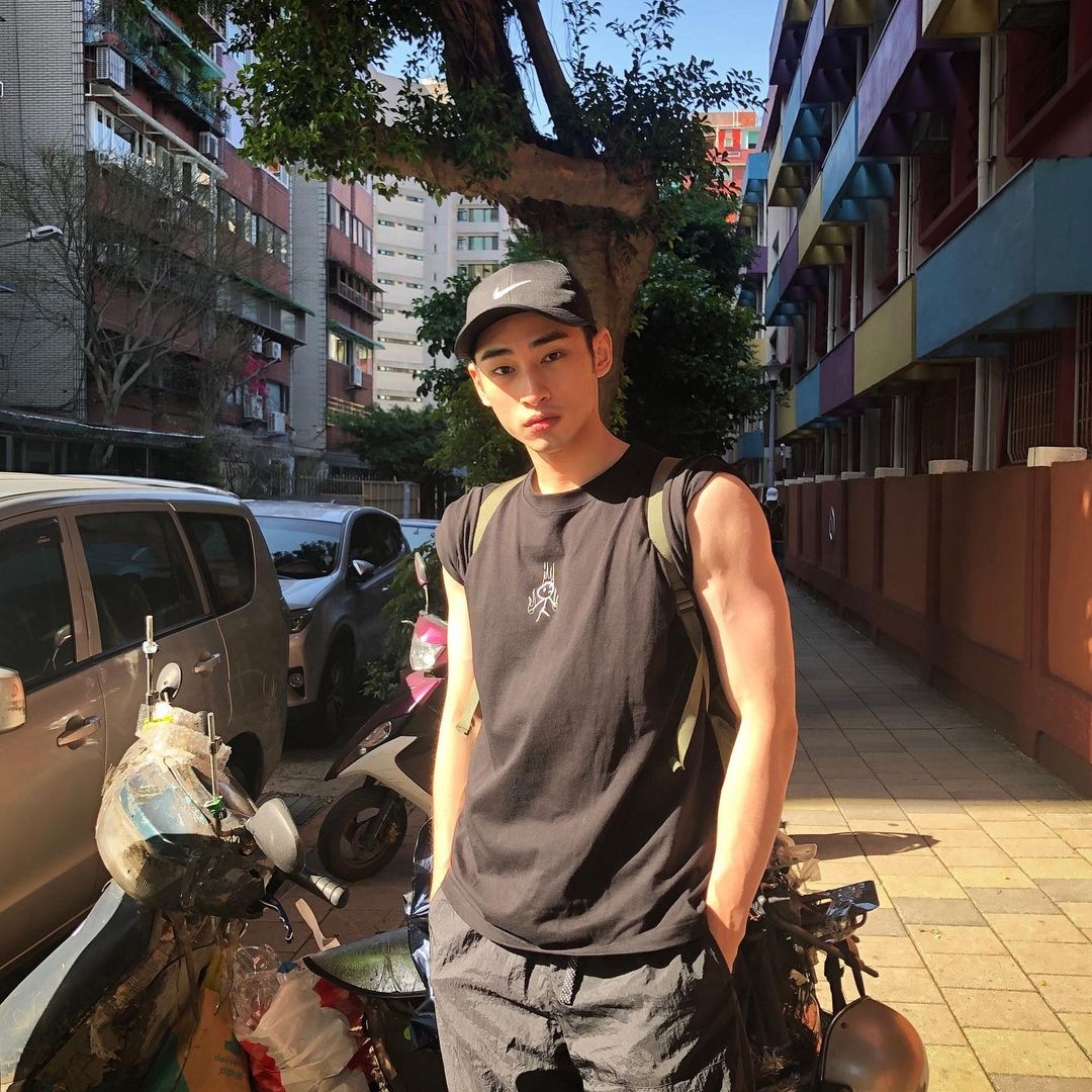 有非常精壯的身材