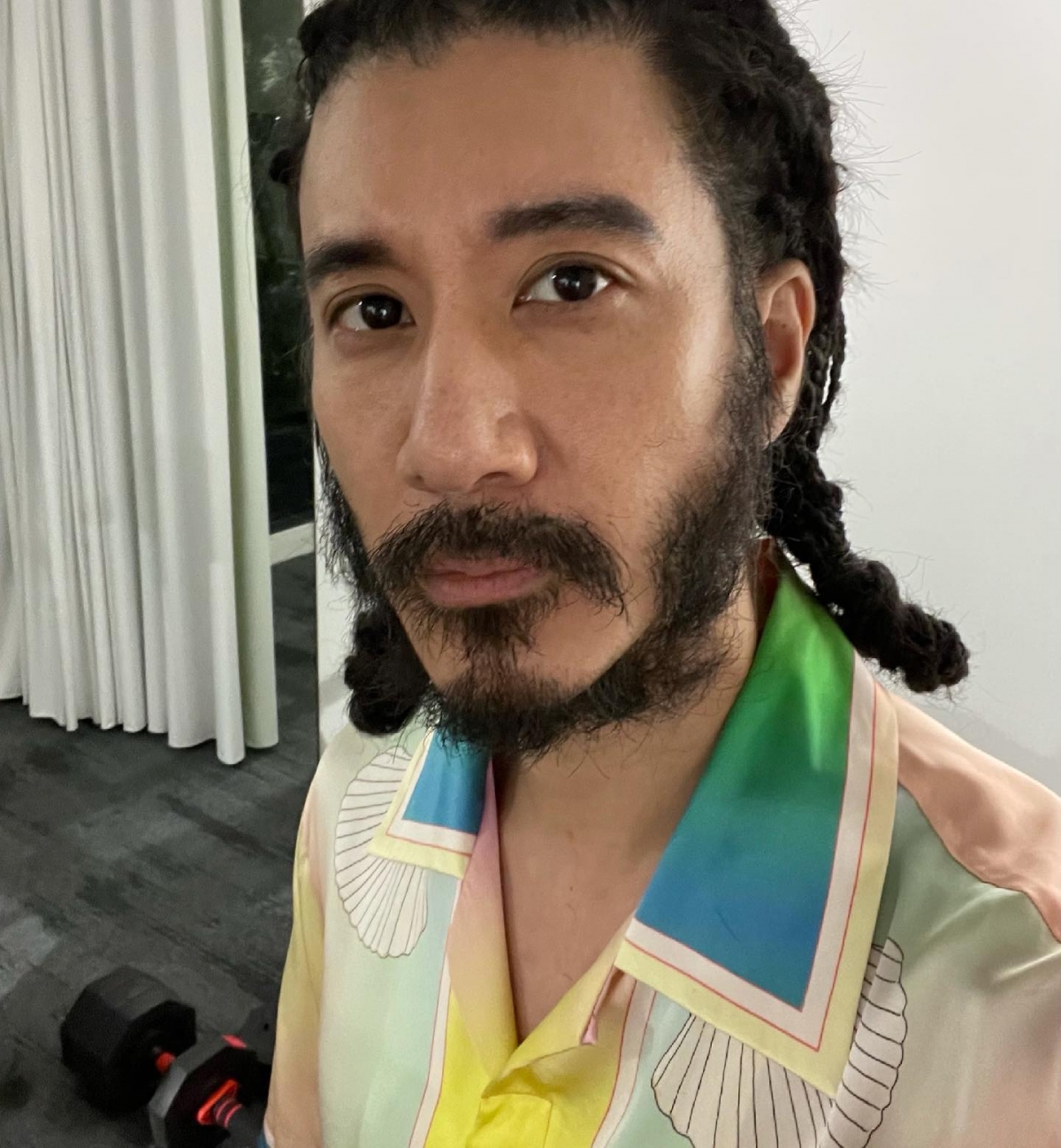 王力宏之前精心打造蓄鬍造型