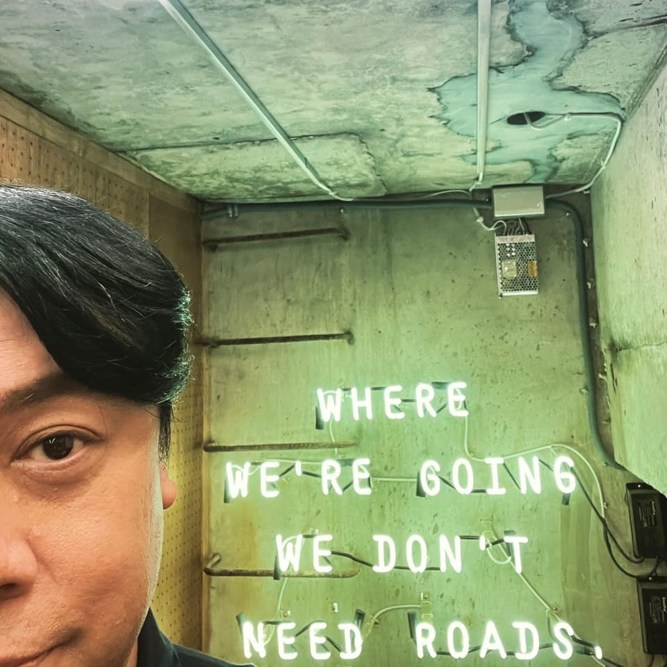 蔡康永:「想讓別人走進生活,先練習把窗推開一條縫吧。」