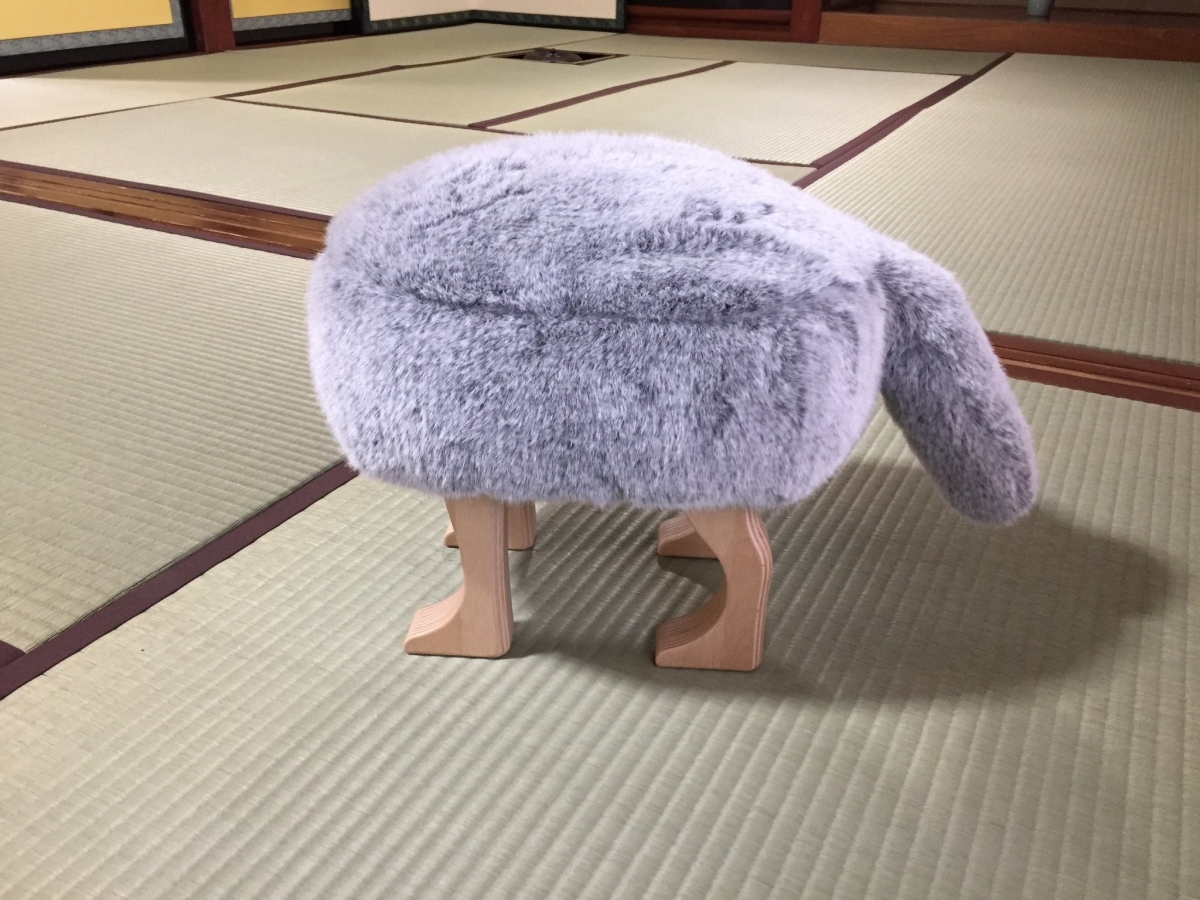 灰色款有一種「龍貓感」