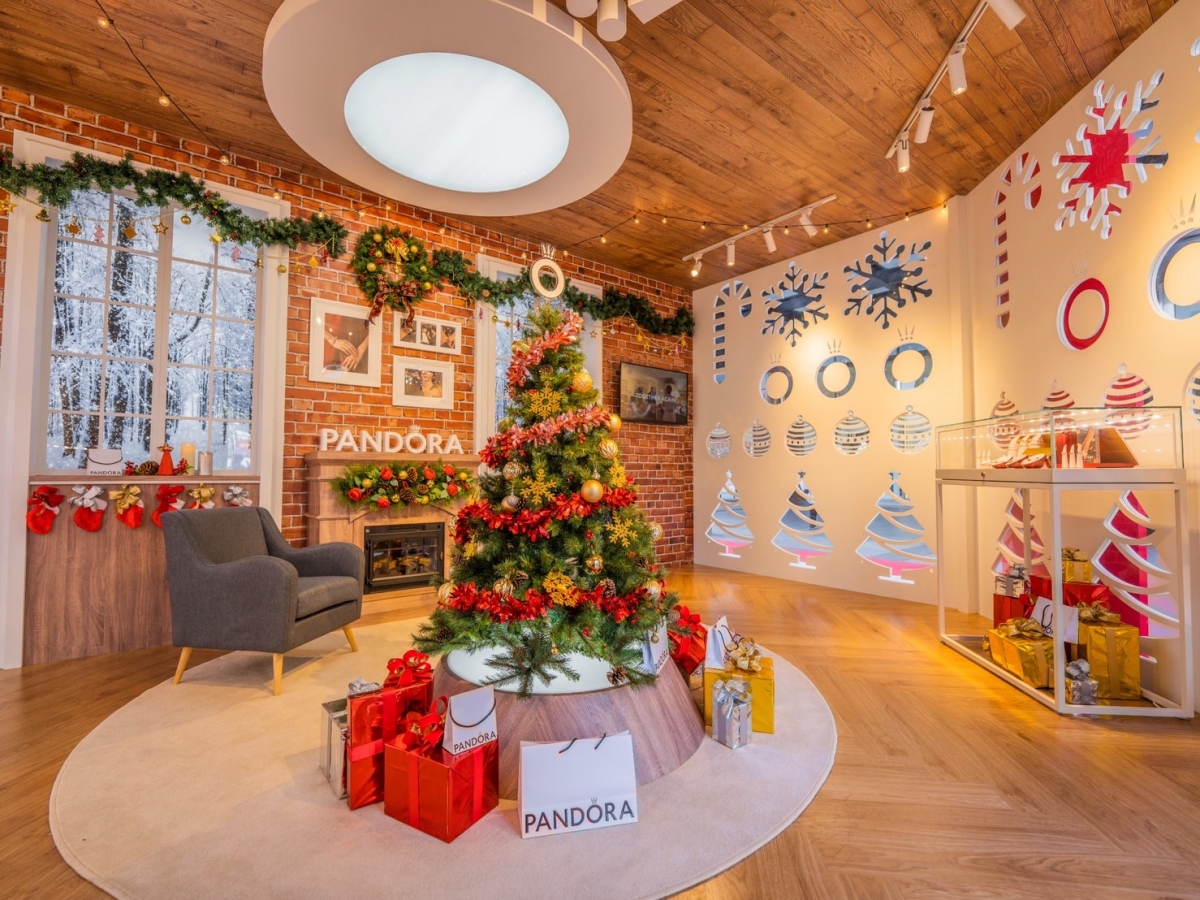 「Pandora Holiday Season溫馨聖誕禮物屋」