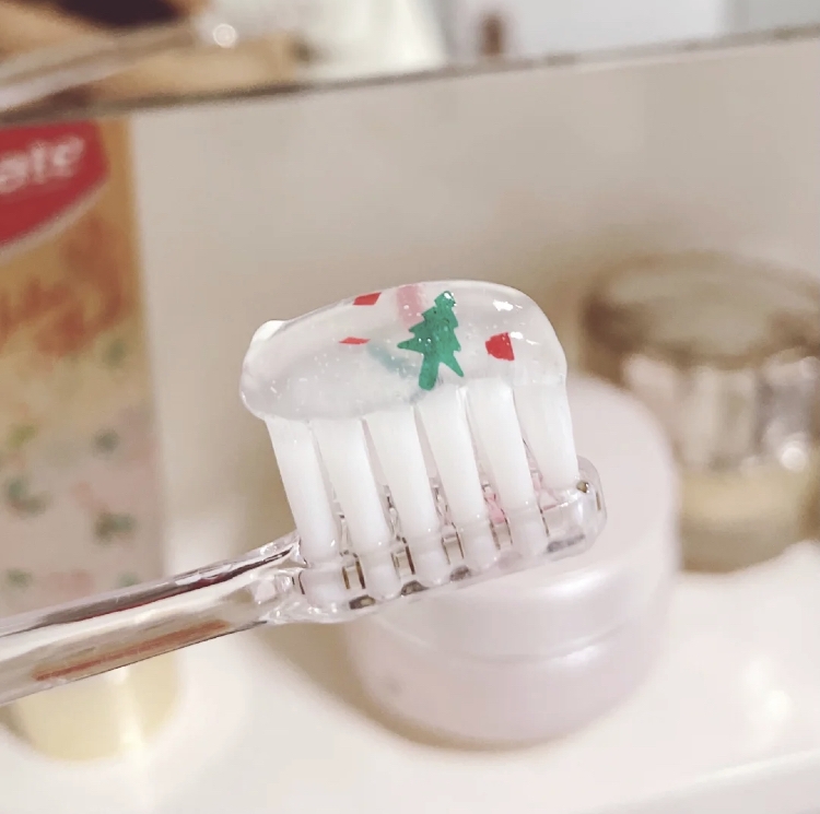 可愛聖誕樹及紅色即溶亮片