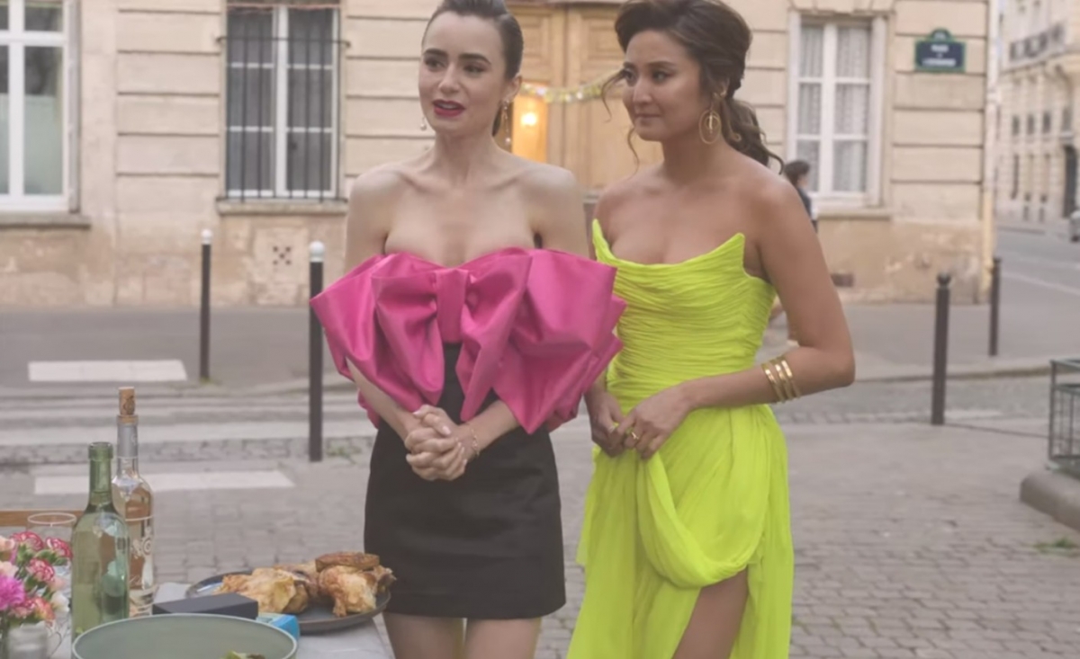 《艾蜜莉在巴黎》生日穿搭大蝴蝶結超浮誇