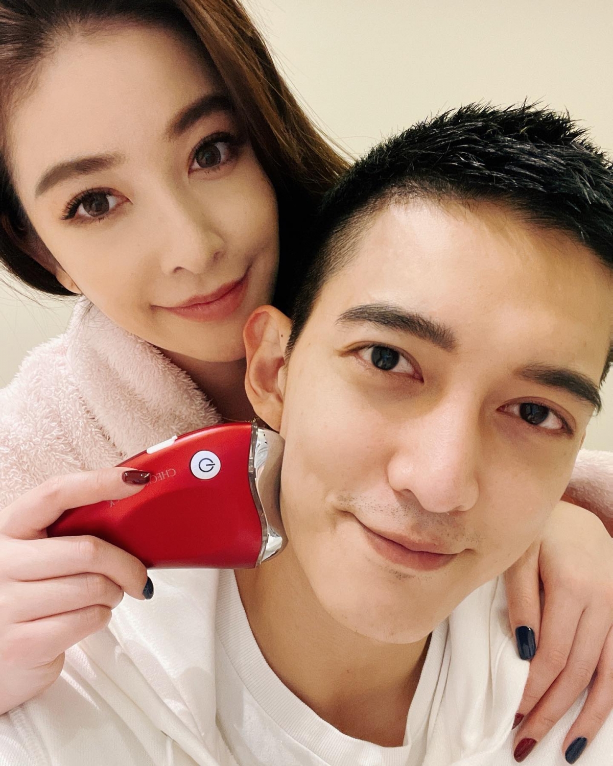 許維恩與王家梁感情穩定,近日步入婚姻,戀情開花結果。