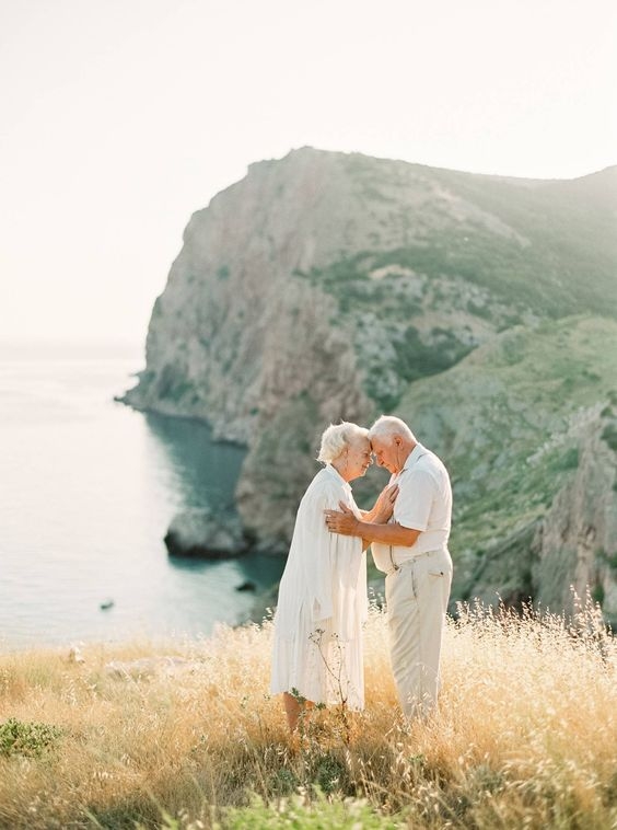 澳洲一對年老的夫妻，近期因「同一天離世」被譽為是真實世界的童話故事。