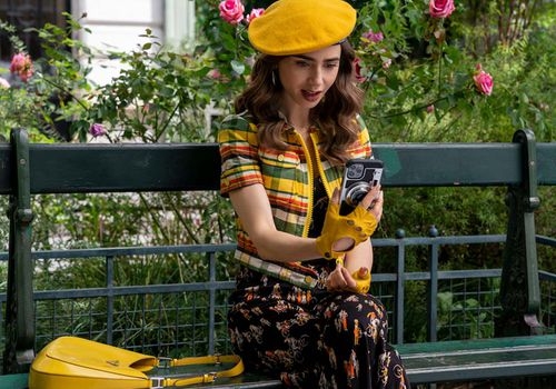 法國網友績效《艾蜜莉在巴黎》貝雷帽宛如飛碟