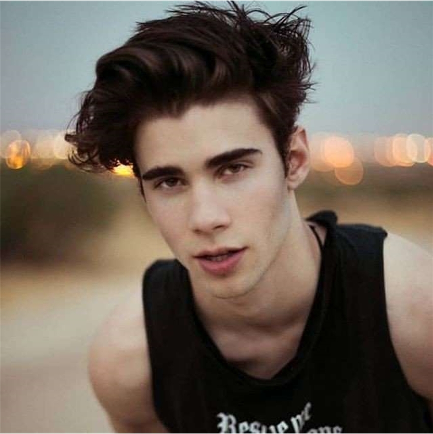 帥哥男主角Julio Peña今年才21歲