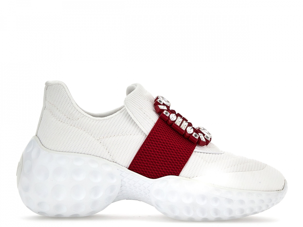 Roger Vivier Viv Run Light紅色鑽扣休閒鞋,NT45,900