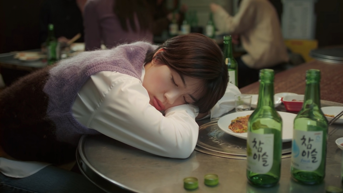 總是會莫名其妙的餐桌上睡著