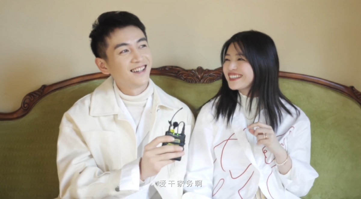 日前兩人接受採訪，從訪談間能看到藏不住的愛意