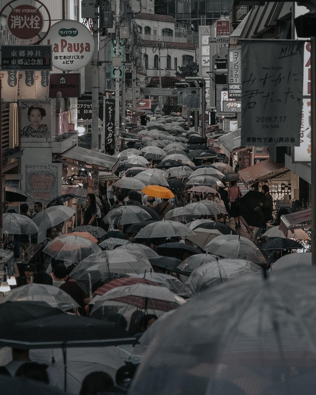 居住於新加坡的攝影師 Yik Keat 擅於將平面的圖像立體化。