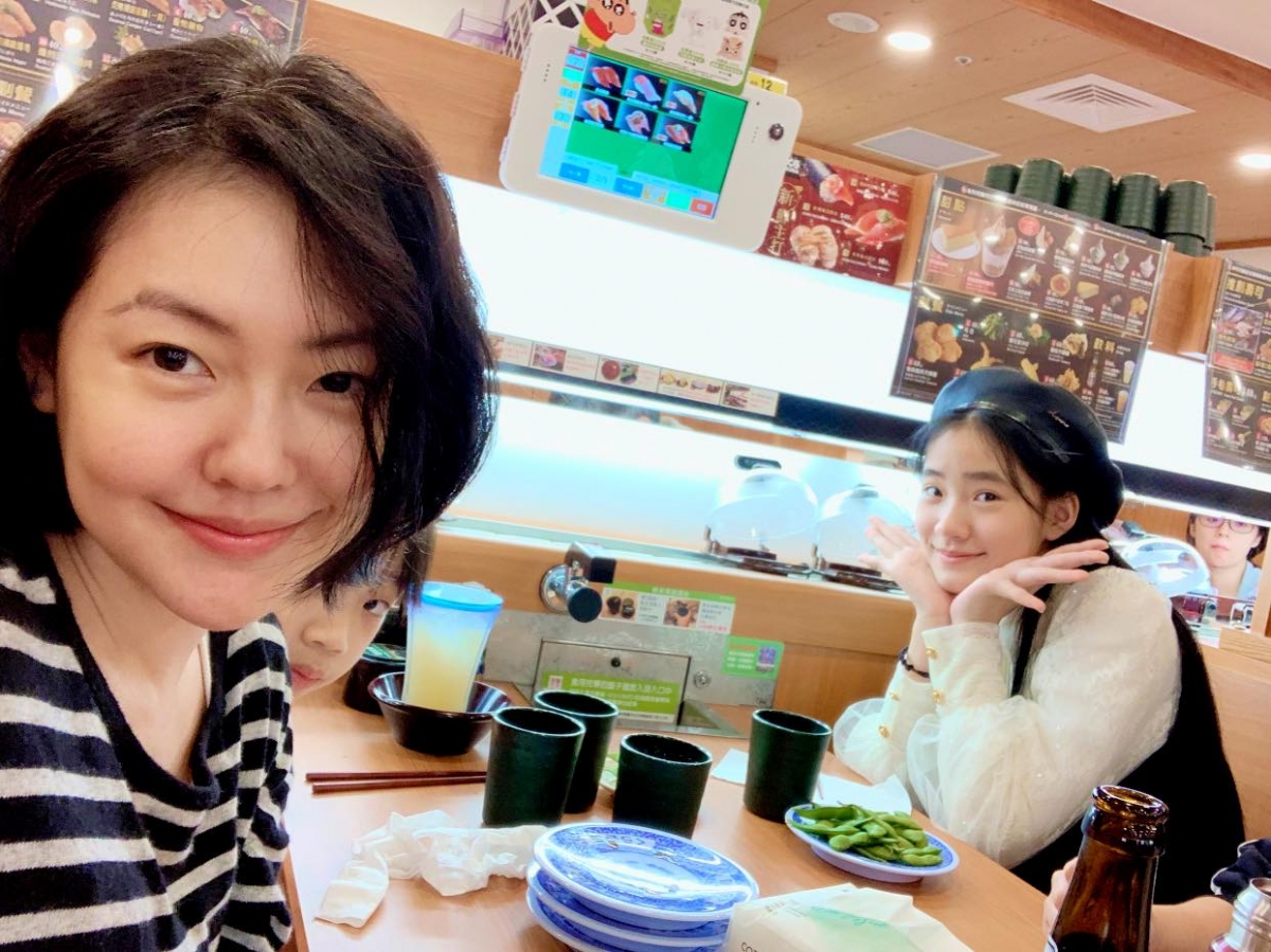 小S與女兒如膠似漆