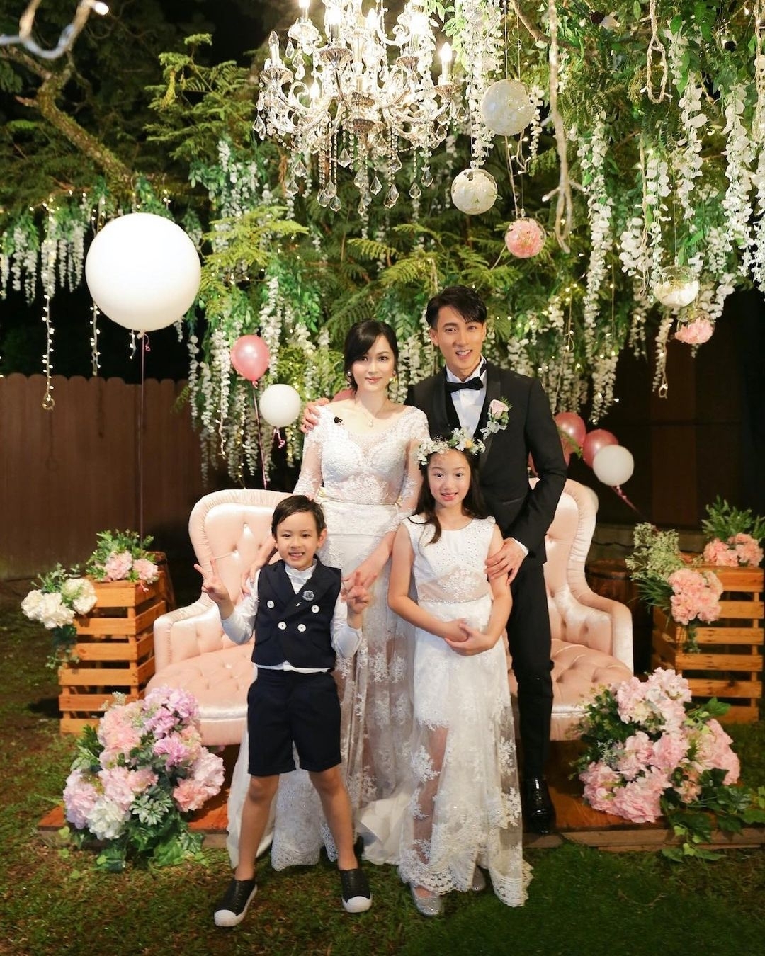 吳尊、林麗瑩攜手孩子於節目中舉辦婚禮