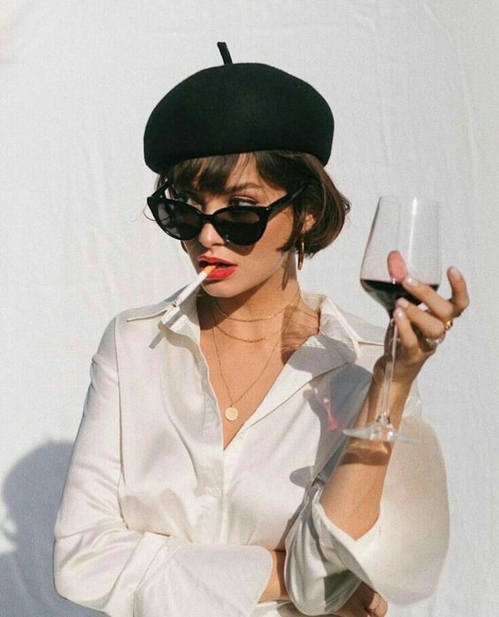 黑與白的搭配經典時髦。