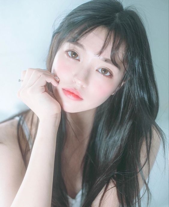 開心時會將喜悅分享給旁人,不開心時則獨自哭泣