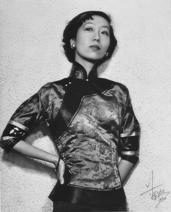 曠世才女張愛玲年輕時期。