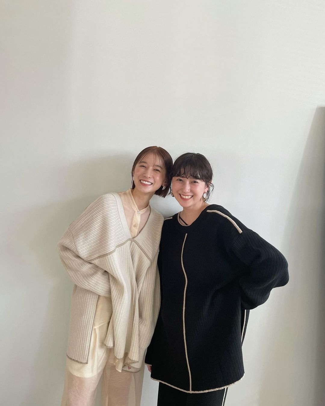 松本惠奈(左)及松本友理奈(右)。