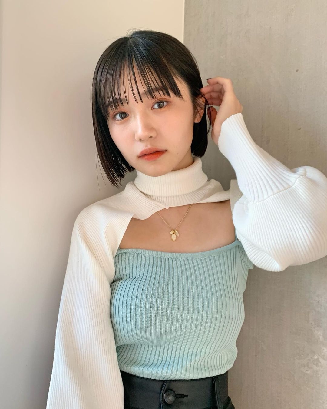 經典中鮑伯的長度比耳朵再長一點。