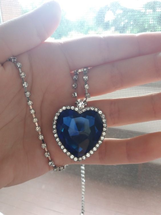 9月誕生石：藍寶石（Sapphire）。