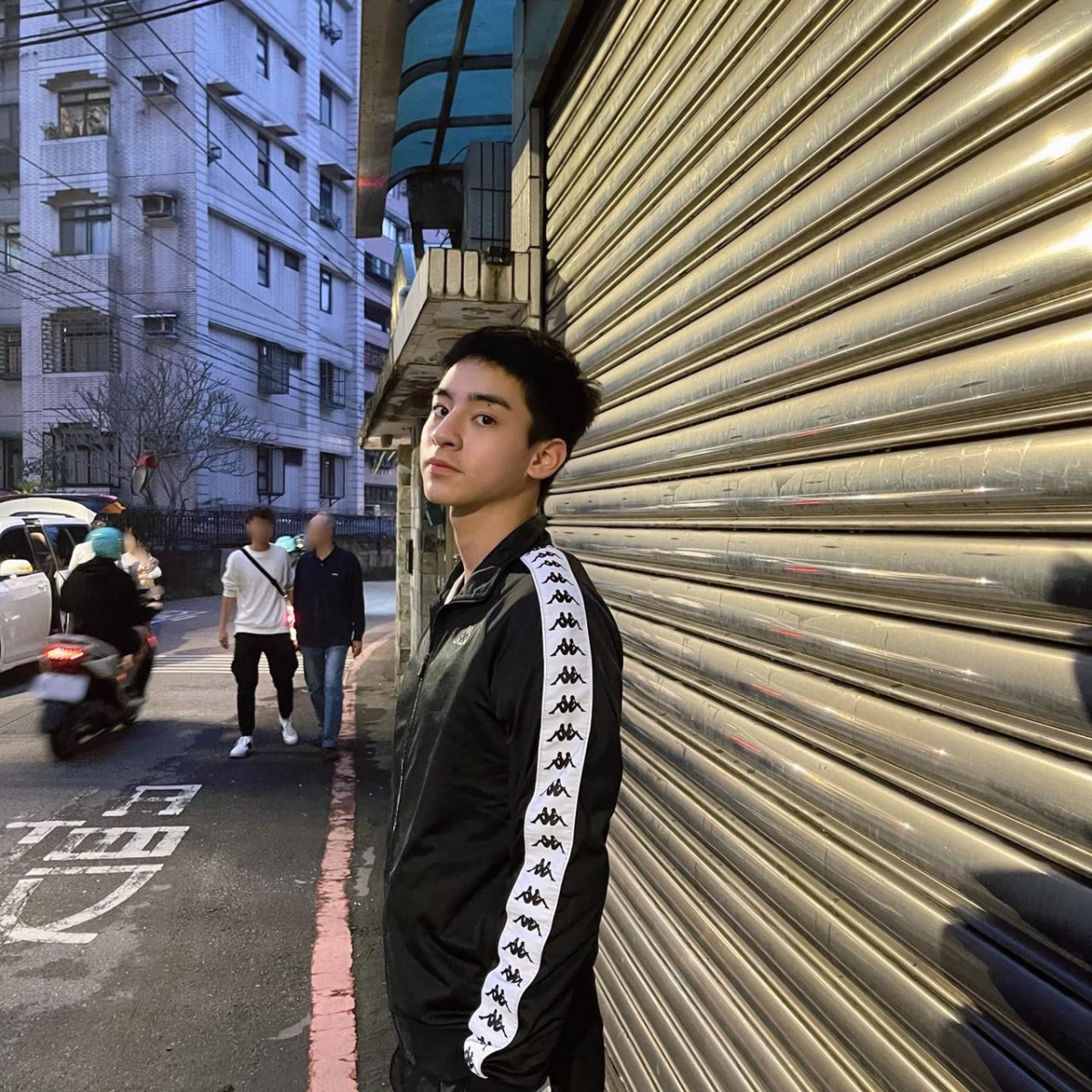 私下於街頭的劉敬