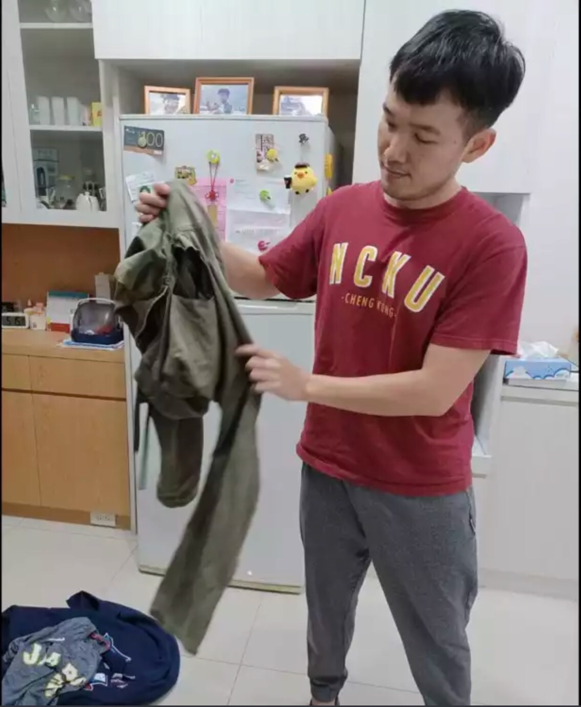 Josh不敢置信新家被砸毀