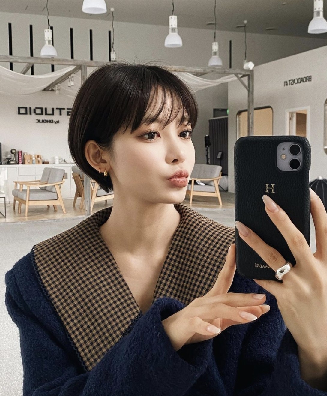 精靈極短髮造型非常修飾臉型，有小臉效果。