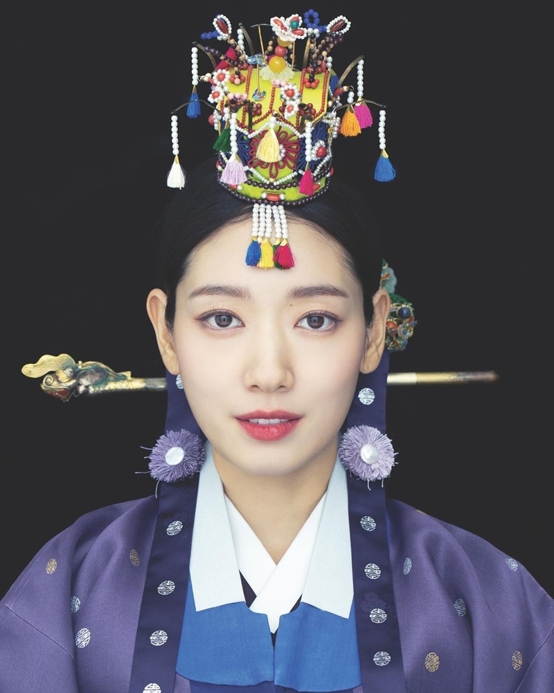 朴信惠與崔泰俊是相識多年的朋友變情人