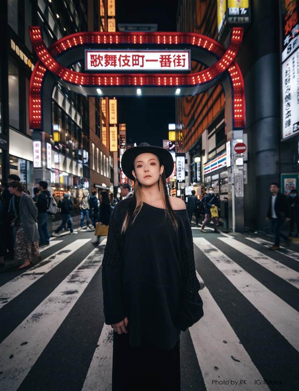 歐陽靖的《裏東京生存記》中的照片由先生 RK 操刀。