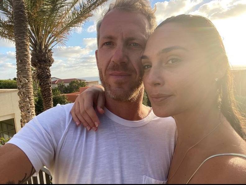 蓋兒加朵與富商老公相當恩愛