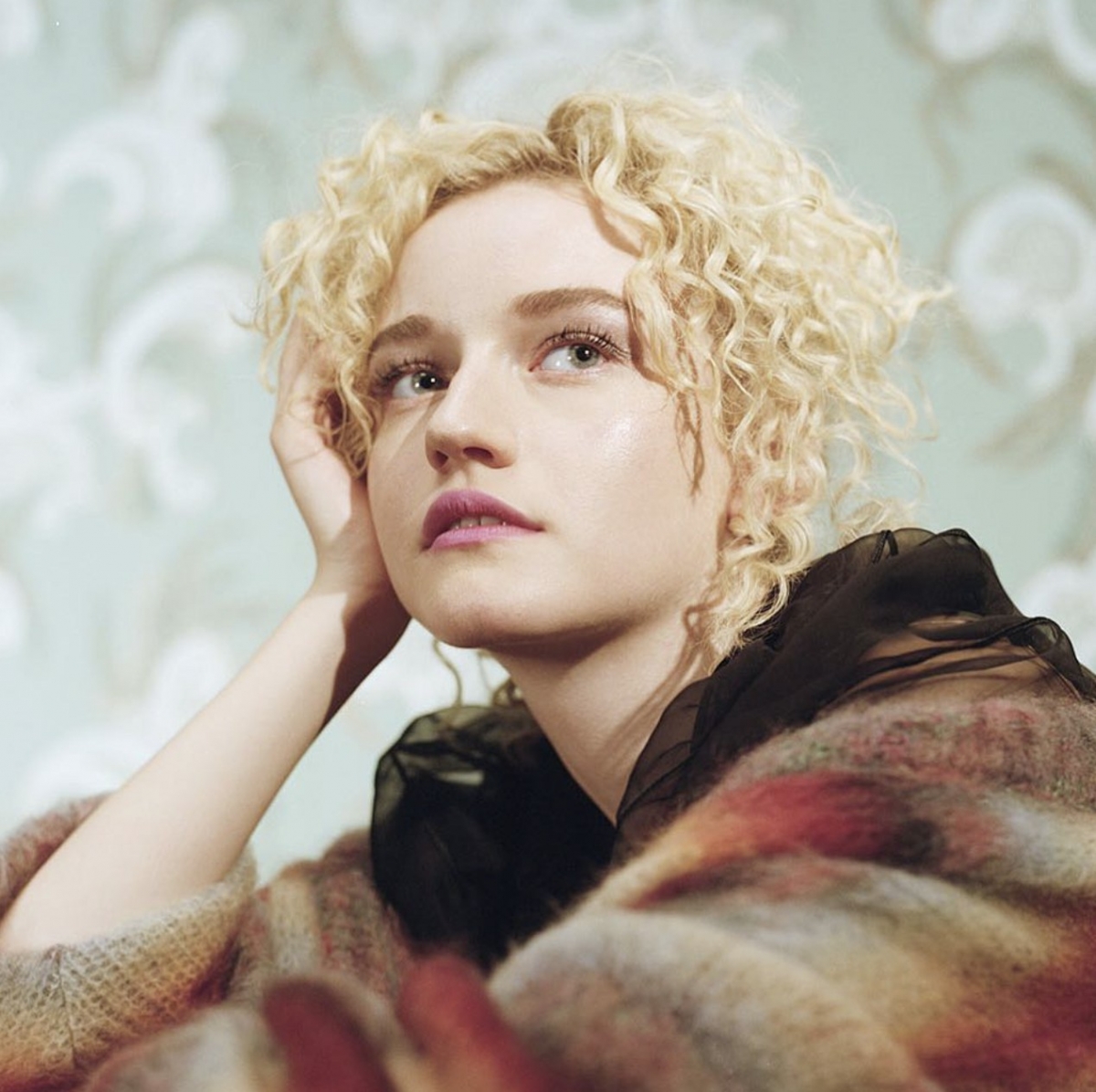 Julia Garner 擁有良好品味及獨特氣質。