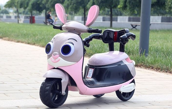 「哈茱蒂兒童機車」售價為78,400-106,400韓幣（NT$1,833-2,488）