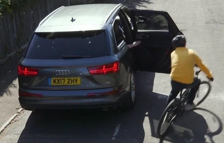 猝不及防的車門是許多行人的惡夢