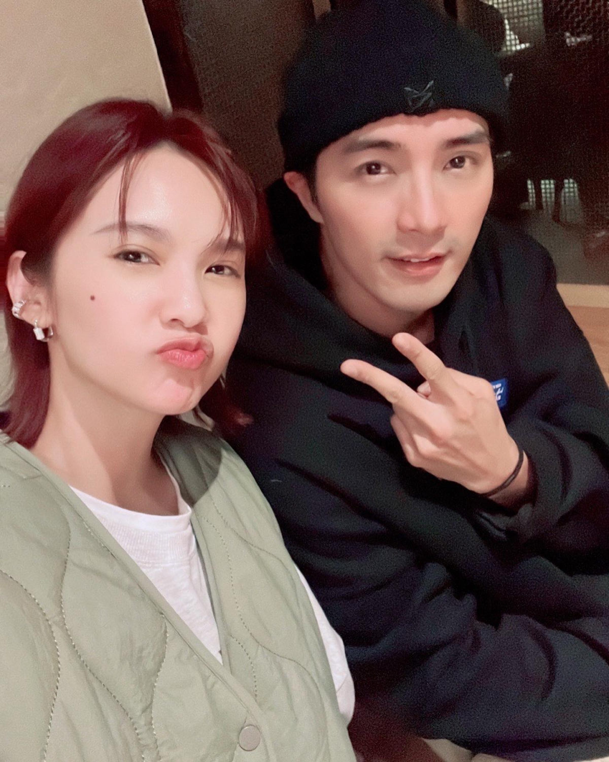 賀軍翔、王傳一上傳合照紀念友情