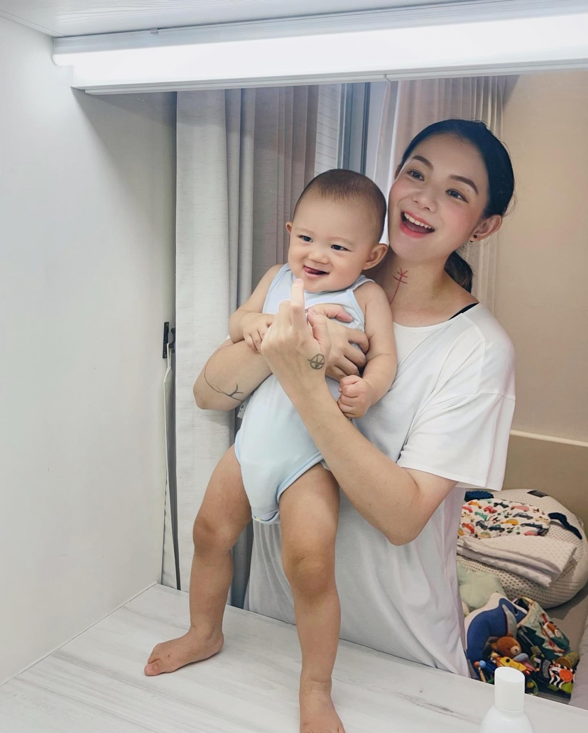 歐陽靖從生產到帶小孩都是獨自一人