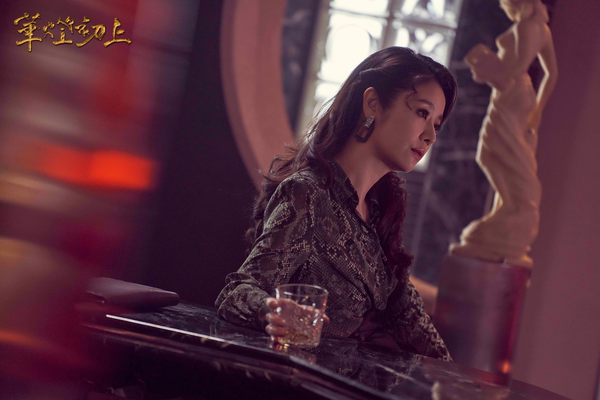 《華燈初上》第三季因製作多國語言配音、字幕關係較耗時,才會因此晚上線