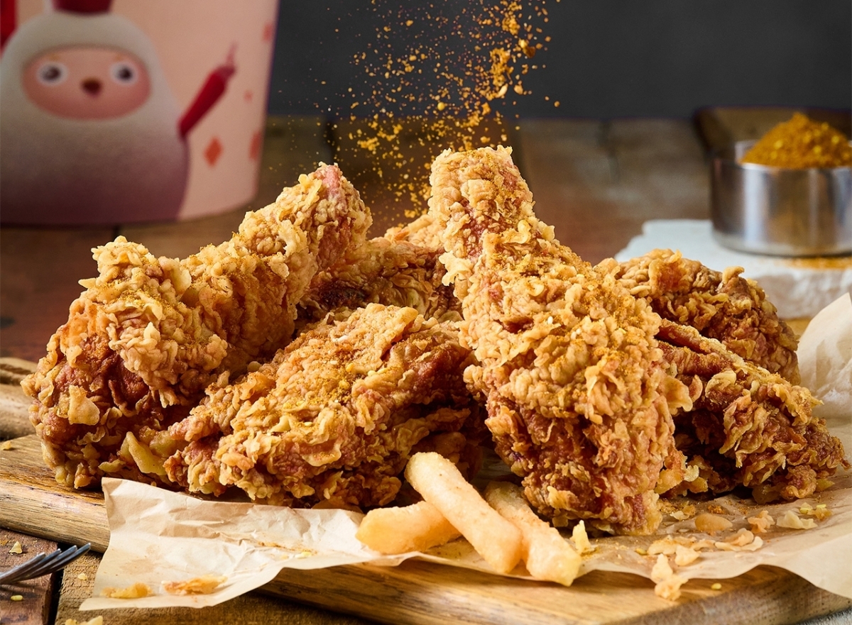 繼光香香雞「咖哩炸雞」整桶都使用雞腿肉