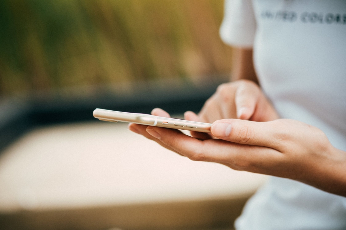 iPhone「語音隔離」功能可降低環境音,讓人聲更清楚