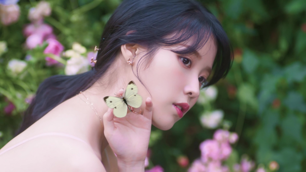 IU側臉美麗無敵