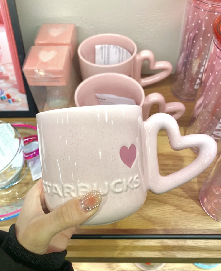 1. 愛心手把粉嫩馬克杯