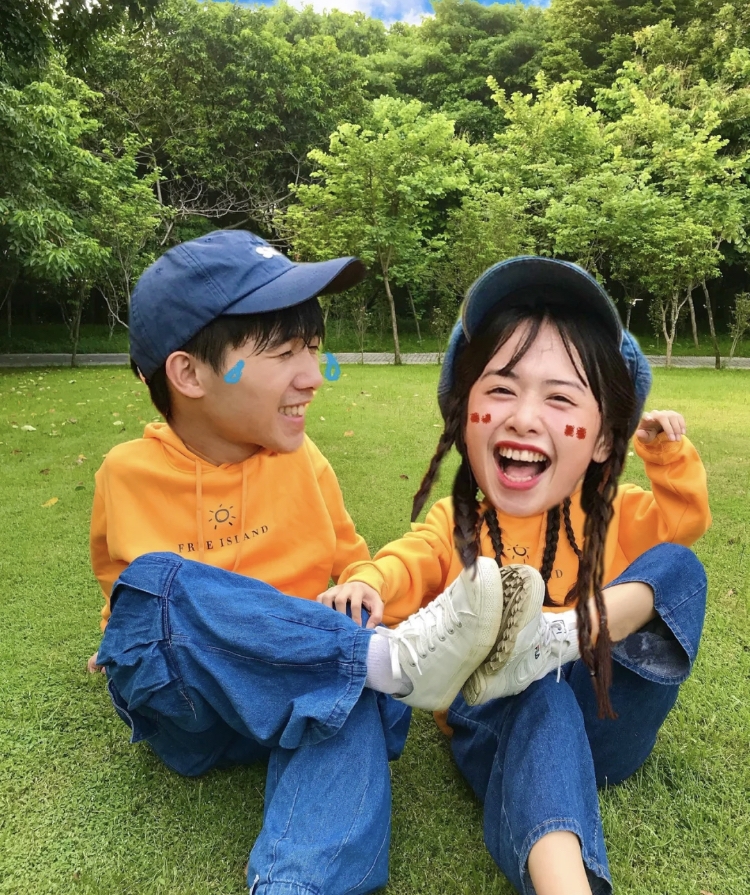 大頭情侶照情侶必學