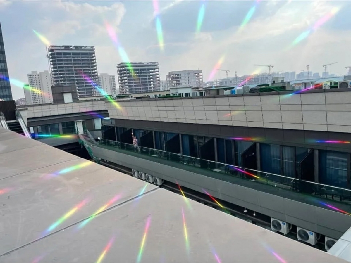 舒淇分享「隔空」與好友楊謹華見面。