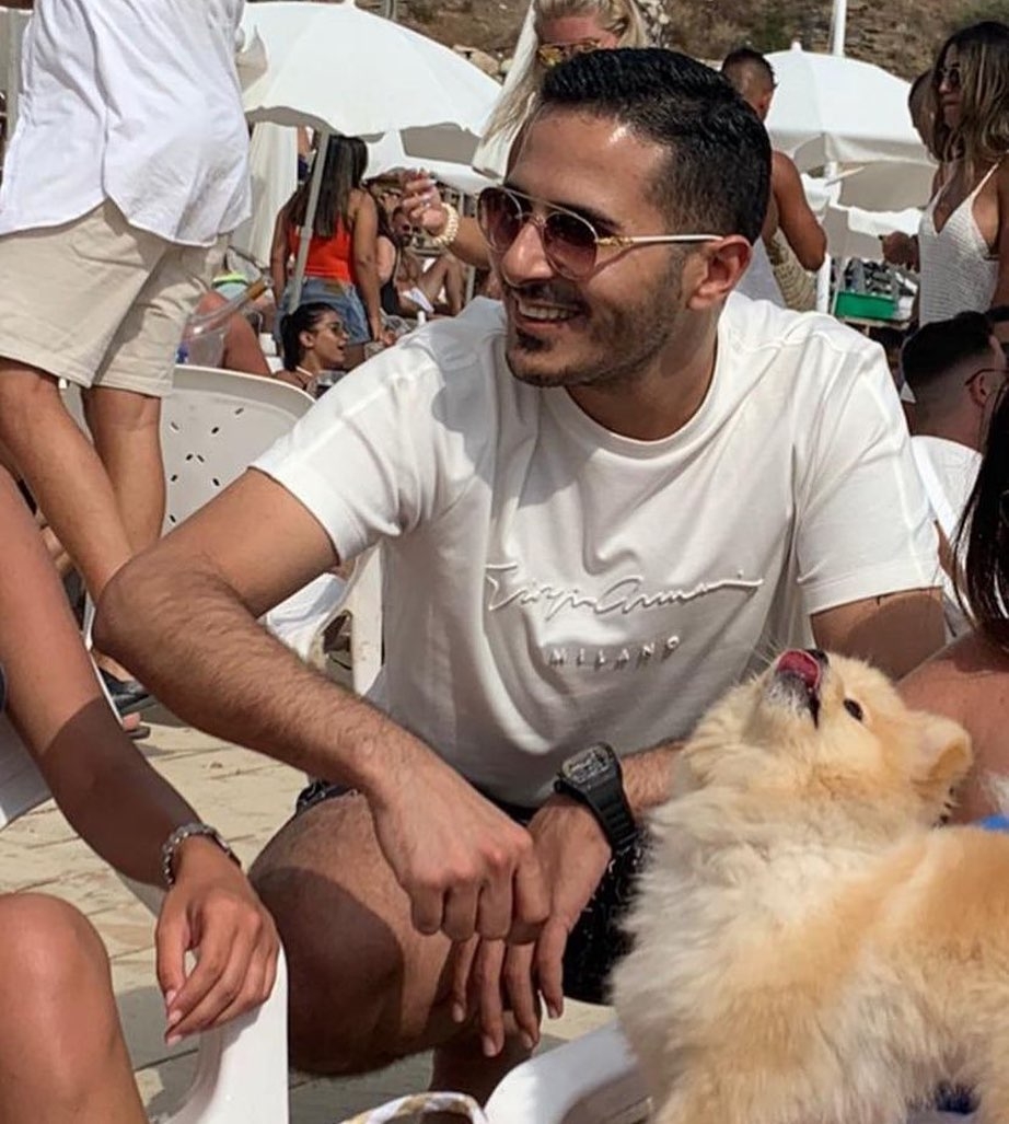 Simon稱自己並非騙徒，只是單純在Tinder認識女孩的單身漢