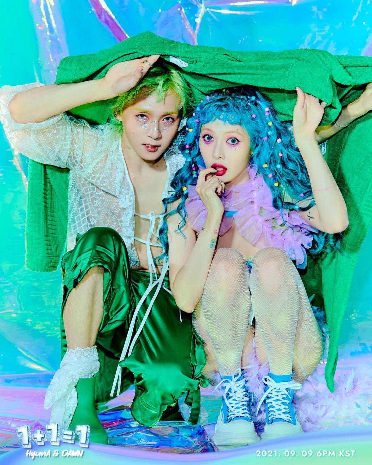 去年9月9日兩人攜手推出迷你專輯<1+1=1>