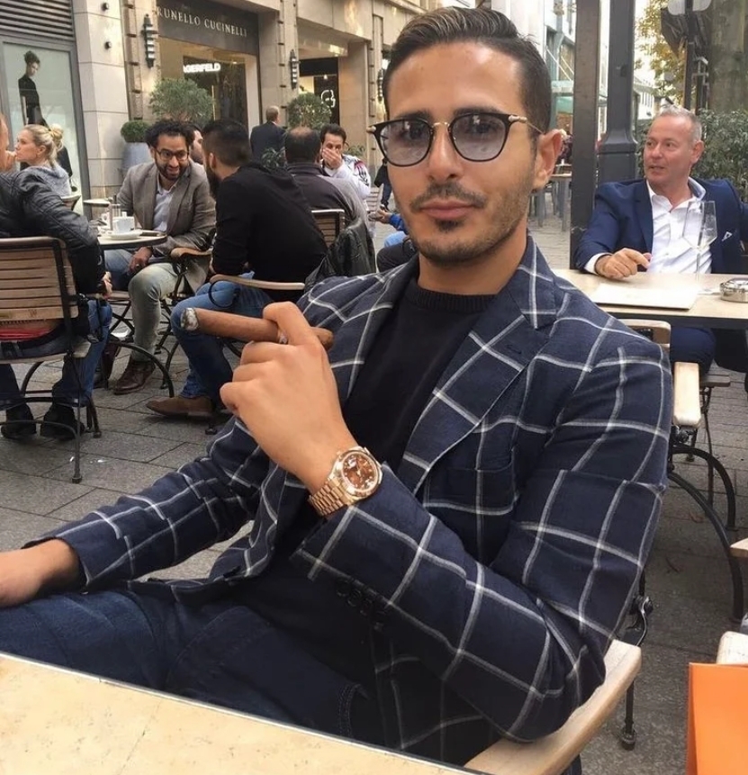 Simon被IG、Tinder封鎖