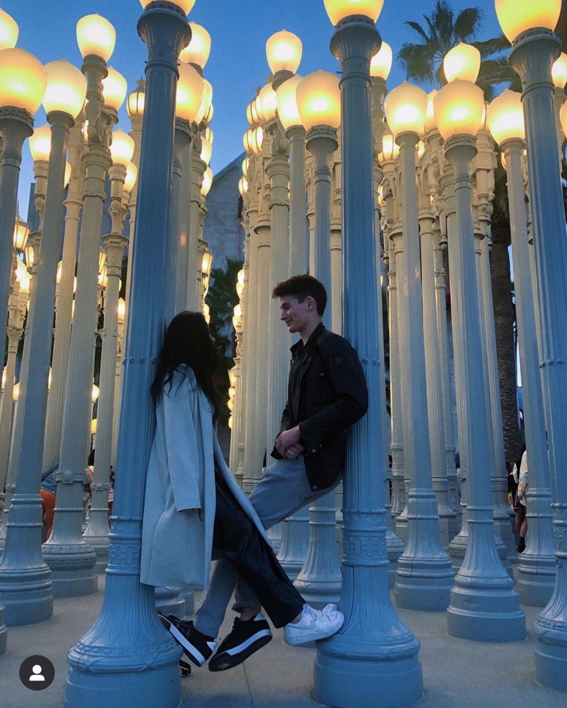 她們各自都有男友，男生都能接受她們選擇閨密當第一順位的決定